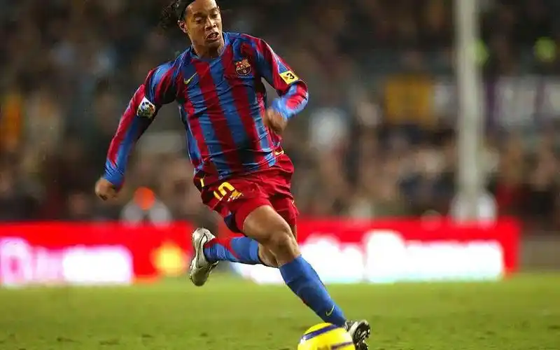 闻名于足坛 闻名于足坛